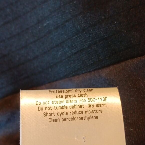 Giorgio Armani Classico Black Women's Blazer. Designer. Classic. Professional. - Picture 10 of 12